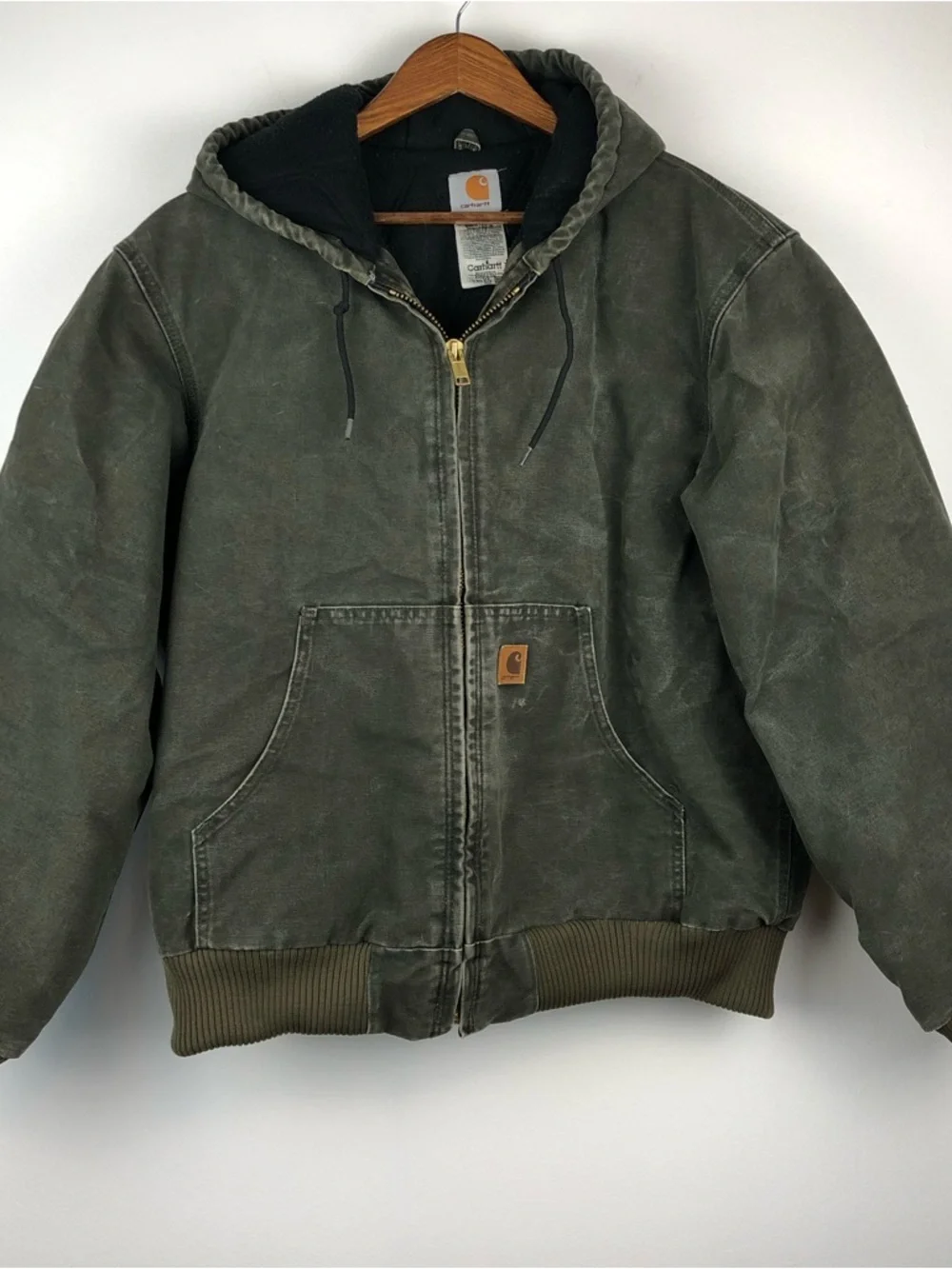Vintage Men’s Carhartt Duck Jacket with Hood and Leather Logo Patch - Picture 11 of 11